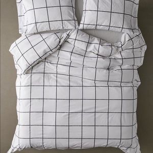 Urban Outfitters Duvet Cover + 2 Pillowcases